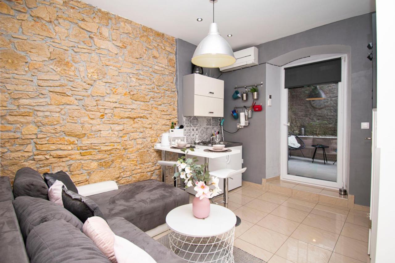 Appartement Nina Colosseum à Pula Extérieur photo